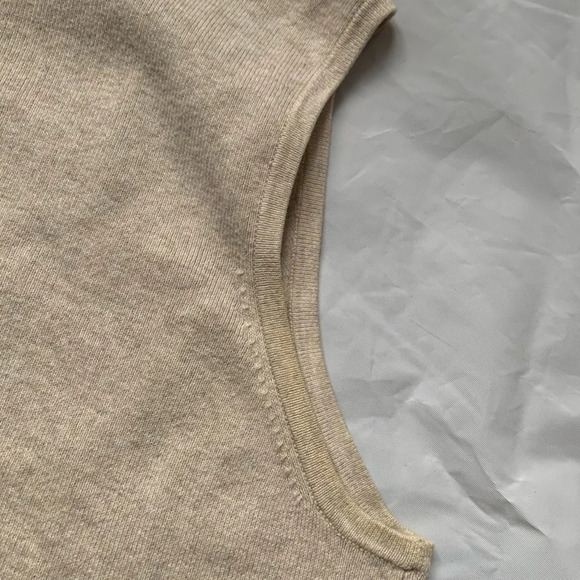 ⭐️Host Pick⭐️✨ Designer Originals Crème Petite PXL Turtleneck Tank Top ✨ - Picture 5 of 7